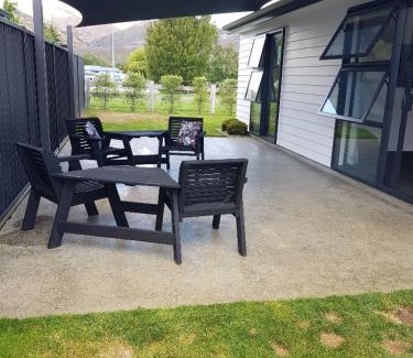 Lowburn House | Modern Family Pad In Cromwell