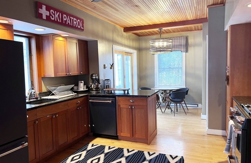 Hillcrest House | Modern Family Retreat, Steps to Mirror Lake/Main St, Hot Tub, Game Room, Deck