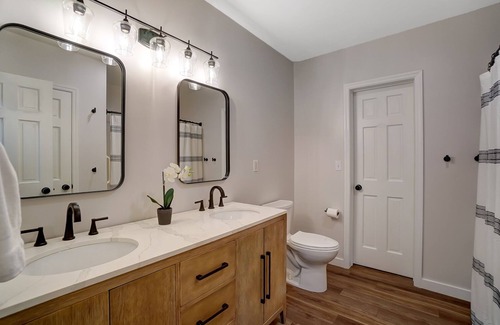 McArthur Other | Modern Farmhouse on 30 Private Acres + Hot Tub