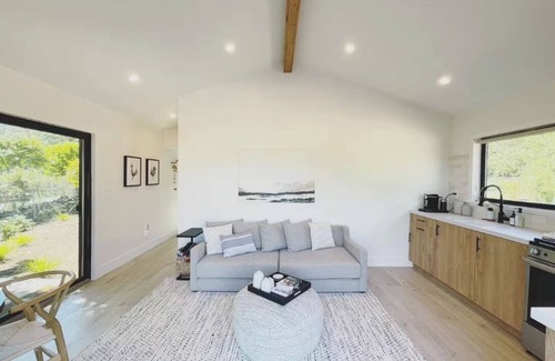 Sonoma Cottage | Modern Farmhouse on Vineyard w/Deck, Bocce & Wine Country Views