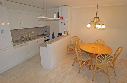 Minusio Apartment | Modern first floor apartment in a well-kept apartment building in a quiet location