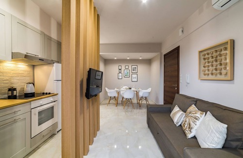 Gazi Apartment | Modern flat, few minutes away from Beach