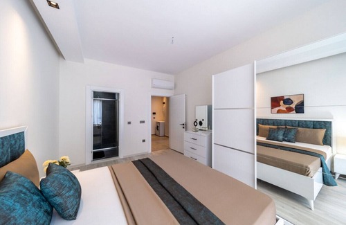 Kargicak Apartment | Modern Flat w Pool Near New Year Market in Alanya
