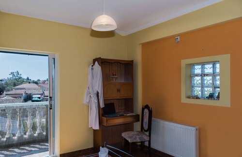 Molos Apartment | Modern flat with beautiful views