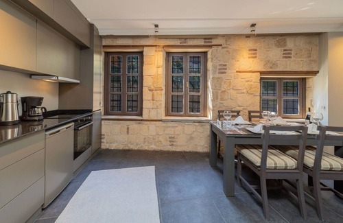 Kaleici Apartment | Modern Flat with Garden in Antalya