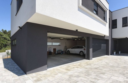 Pjescana Uvala Apartment | Modern flat with large terrace