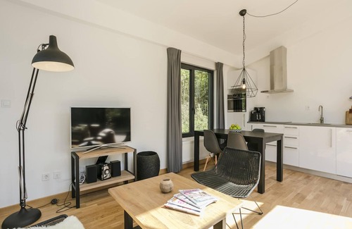 Enter Ski Chalet | Modern Forest Chalet