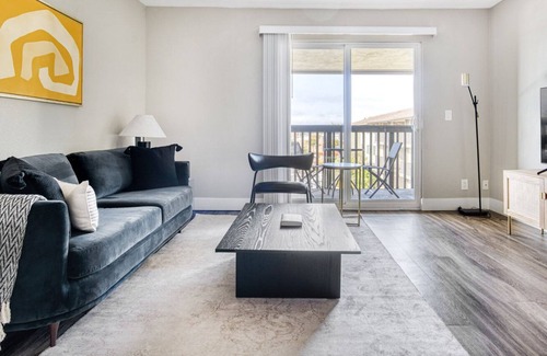 Foster City Apartment | Modern Foster City 1BR w/ Gym, Pool, W/D, near highways, by Blueground