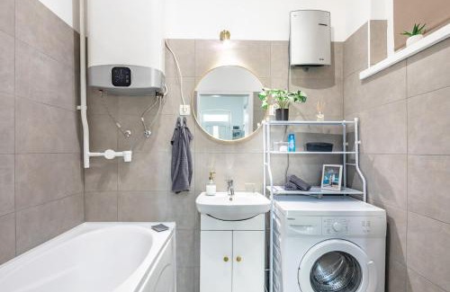 Belso-Ferencvaros Apartment | Modern & Functional Comfort With AC by NW