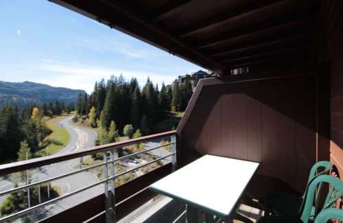 Flaine Apartment | Modern furnished apartment with beautiful views at the slopes (ski-in ski-out)