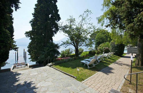 Gonte Apartment | Modern furnished 1-room studio apartment with balcony, pool and lake access