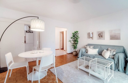 Chiasso Apartment | Modern furnished two-bedroom near the Italian border (PINK FLAT)