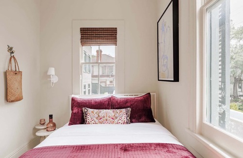 Touro Hotel | Modern Garden District Unit With Shared Outdoor Space