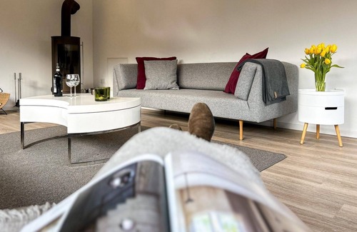 Meschede House | Modern, Gerenoveerd, Splitlevel Vakantiehuis Vlakbij Hennesee