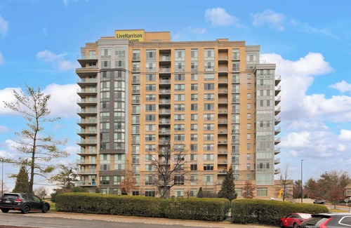 Reston Apartment | Modern getaway in Reston 2 bedroom