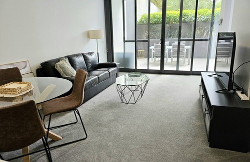 Lyons Apartment | Modern Ground Floor Apartment in Lyons