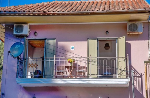 Koutsi Apartment | Modern Haven in Historic Loggos