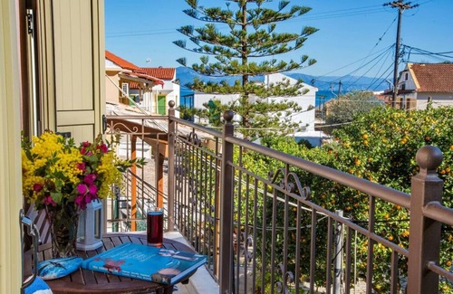Koutsi Apartment | Modern Haven in Historic Loggos