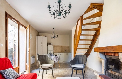 Minerve House | Modern Holiday Home in Minerve with Private Courtyard