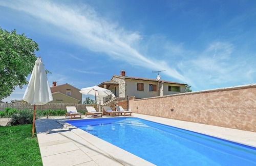Rosini House | Modern Holiday Home in Porec with Swimming Pool