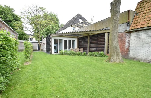 Kollum House | Modern Holiday Home in Kollumerland c a with Private Garden