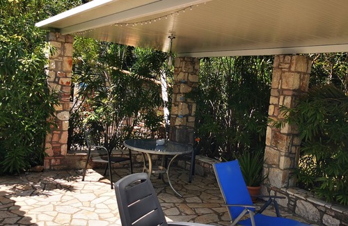 Aipeia House | Modern holiday home, very quiet, surrounded by olive groves on a hill