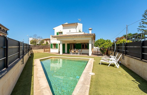 Porreres House | Modern holiday home with pool in the heart of Porreres.