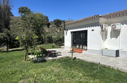 Coin House | Modern holiday home with lots of privacy, pool and 2 terraces