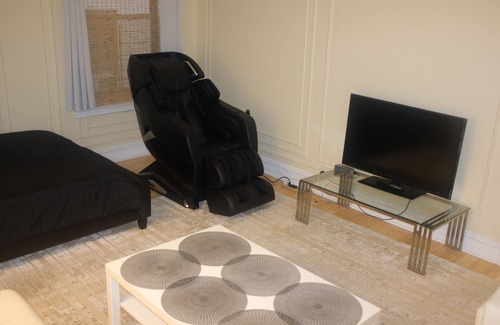 Highbridge Apartment | Modern Home at Yankee Stadium - 20 mins to Midtown!