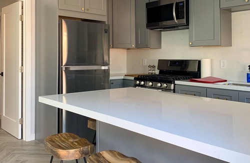 Mid City House | Modern Home in LA w/Rain Shower