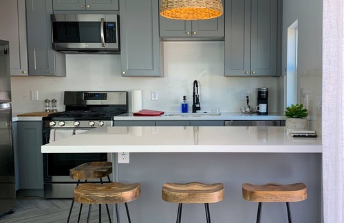 Mid City House | Modern Home in LA w/Rain Shower