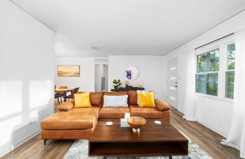 Gainesville House | Modern Home Near UF, Stadium - Private Gazebo