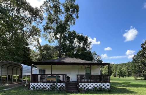 Willis Cabin | Modern home on 26 acre property