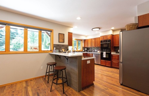 Missoula House | Modern home on gorgeous 7-acres along the infamous Blackfoot River