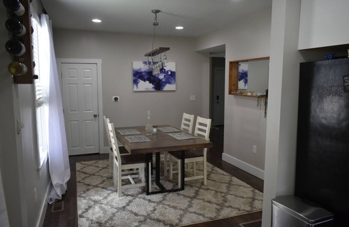 Roselawn Finance House | Modern Home w/Large Fire Pit