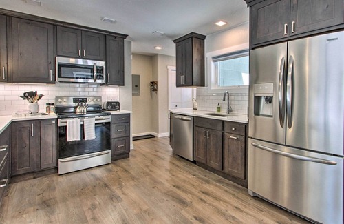 Helena House | Modern Home w/Wooded Views: 10 Mi Outside Helena!