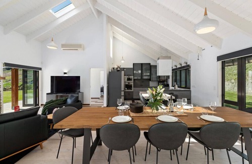Lower Shotover House | Modern Home With Beautiful River Views