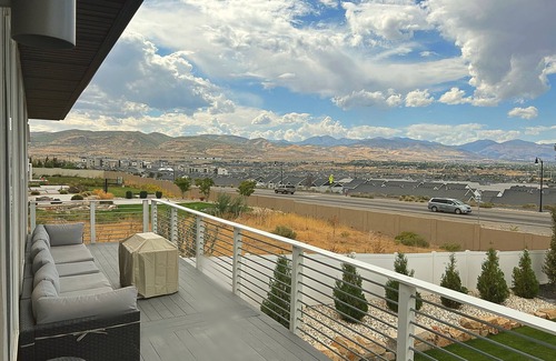 Bluffdale House | Modern Home with Beautiful Views!