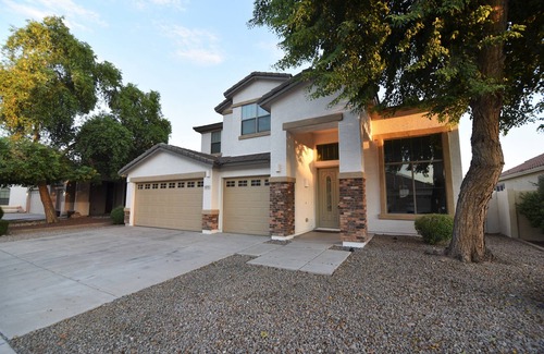 Rovey Farm Estates House | Modern home with pool, Walk to State Farm Stadium! Over 3k sq ft!