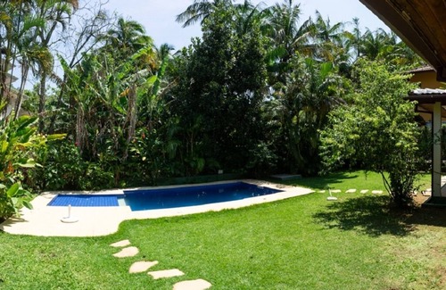 Praia do Pauba House | Modern house in gated community