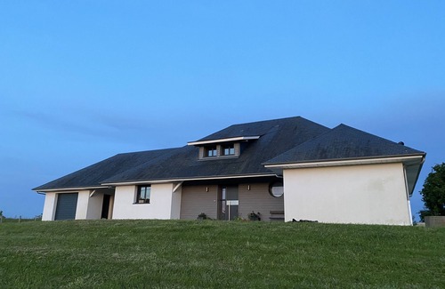 Angous House | Modern house in the countryside between sea and mountains