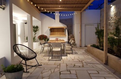 Paros House | Modern House near Parikia with 3 bedrooms & 2 bath