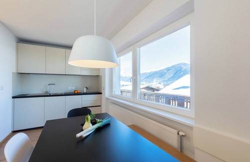 Valdaora di Mezzo Apartment | Modern "Hus Apartment - Nr. 5" with Balcony, Garden & Wi-Fi