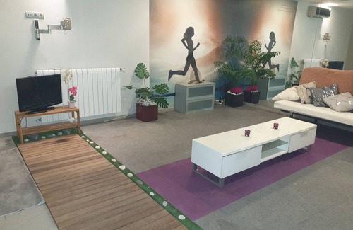 Ciudad Real House | Modern interior diaphanous apartment/suite with capacity for 6 people.