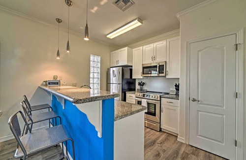 South Padre Island Condo | Modern Island Condo w/Pool: Steps to the Beach!
