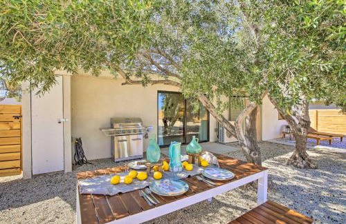 Joshua Tree House | Modern Joshua Tree Bungalow with Fire Pit and BBQ!