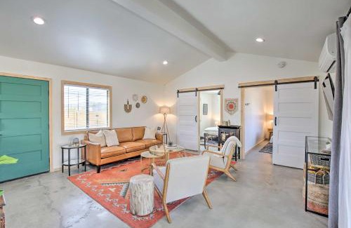 Joshua Tree House | Modern Joshua Tree Bungalow with Fire Pit and BBQ!