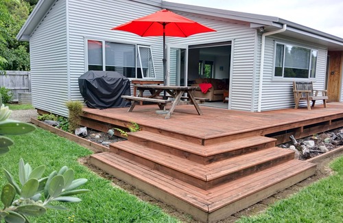 Pohara House | Modern 'Kiwi Bach' Holiday Home so Close to the Beach! The perfect retreat!