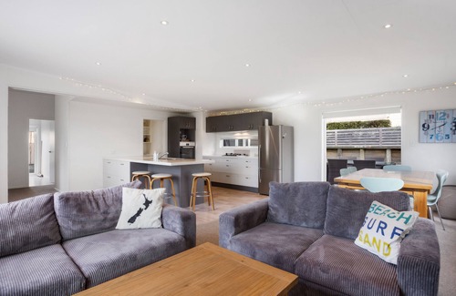 Waihi Beach House | Modern Kiwi Bach - Waihi Beach Holiday Home