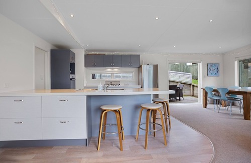 Waihi Beach House | Modern Kiwi Bach - Waihi Beach Holiday Home